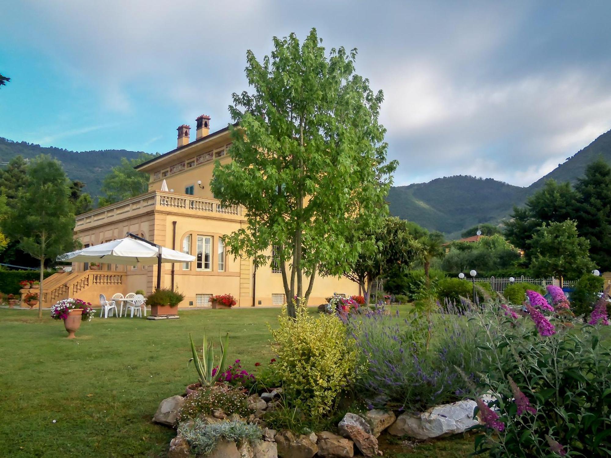 Marta Guest House Lucca Buitenkant foto